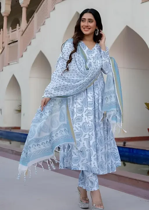 Aagyeyi Alluring Women Kurta Sets
